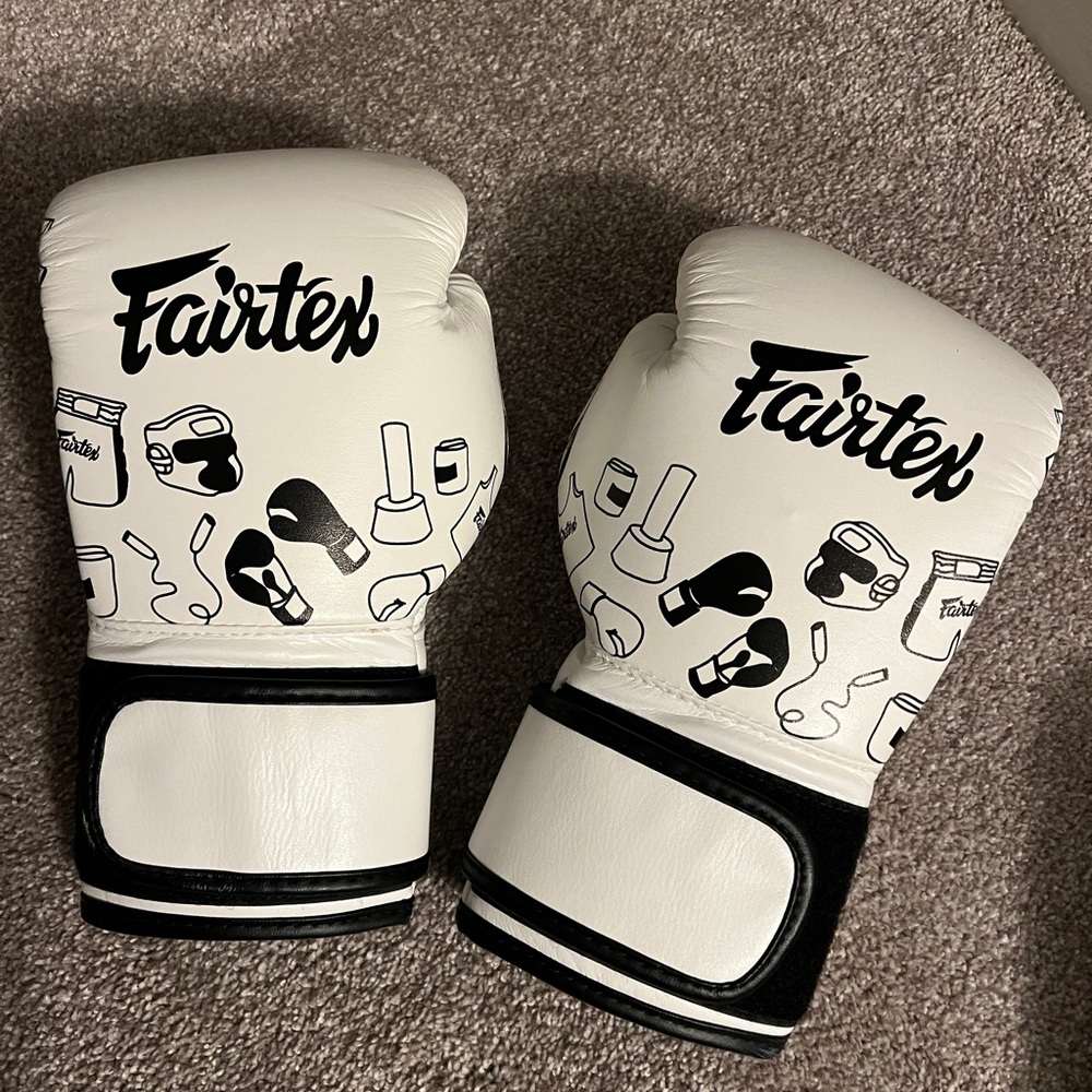 Kids Boxing Gloves Fairtex BGV14 Thai Boxing MMA 8oz